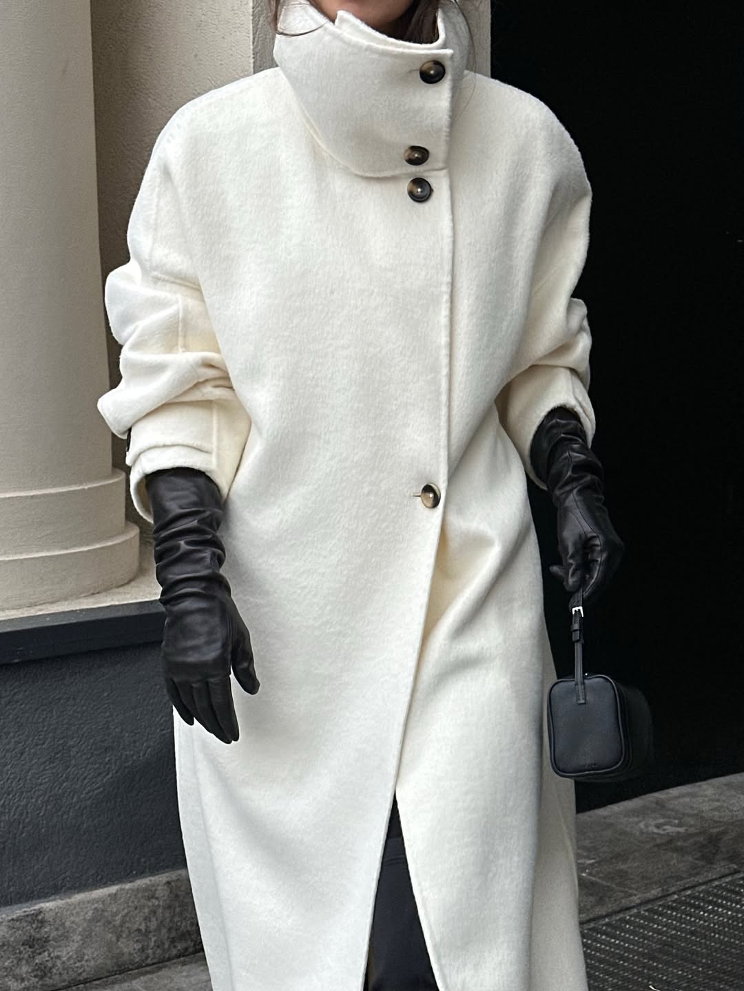 Lizzy Trenchcoat